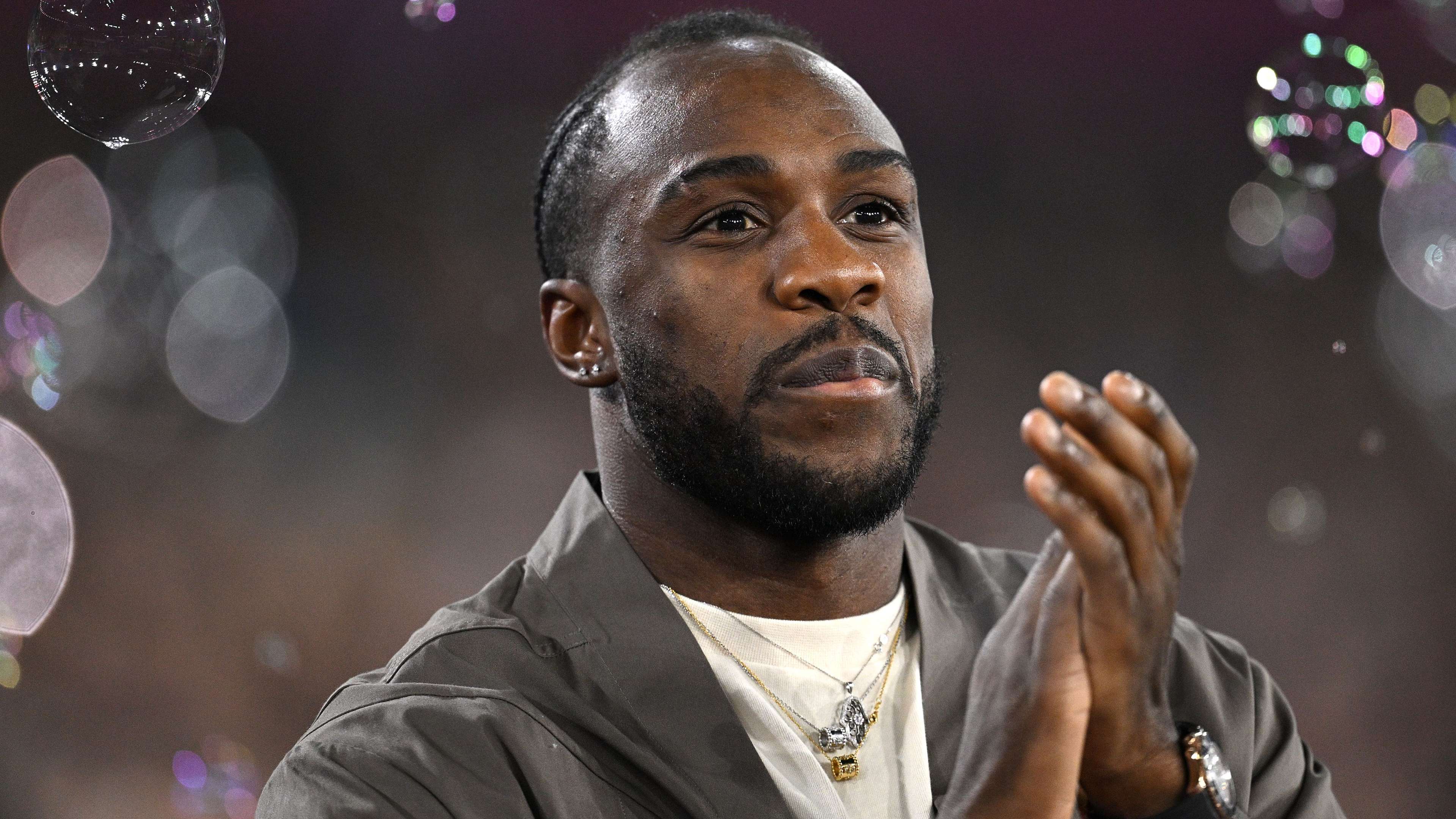 个小组进行 个小组进行